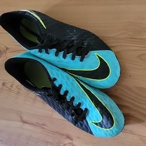 Womens Nike soccer cleats